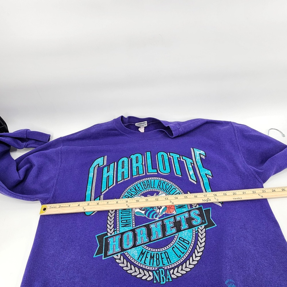 Nutmeg Charlotte Hornets Sweatshirt Mens Large Purple Vintage 90s NBA Crewneck - Picture 3 of 10
